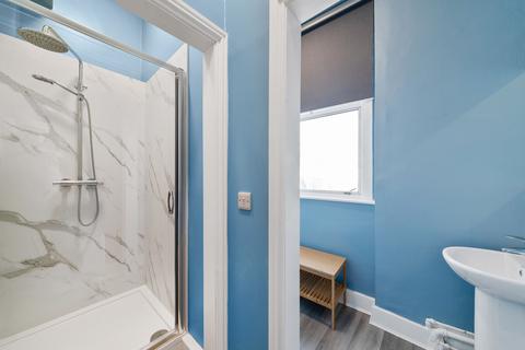 1 bedroom in a house share to rent, 231 Earls Court Road
