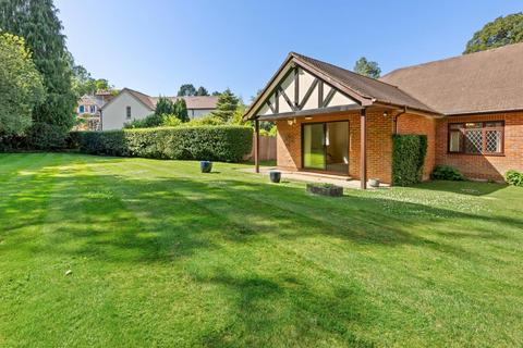 2 bedroom bungalow for sale, Laurel Court, Long Park, Chesham Bois, Amersham, Buckinghamshire, HP6 5LP