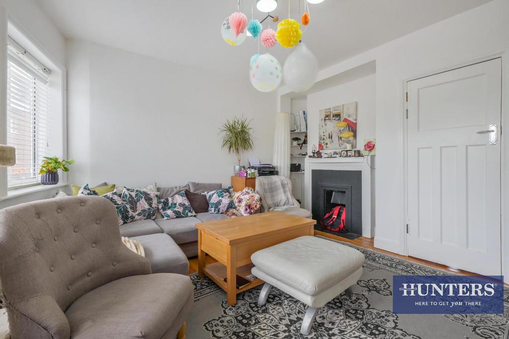 House in Worcester Park - View 2