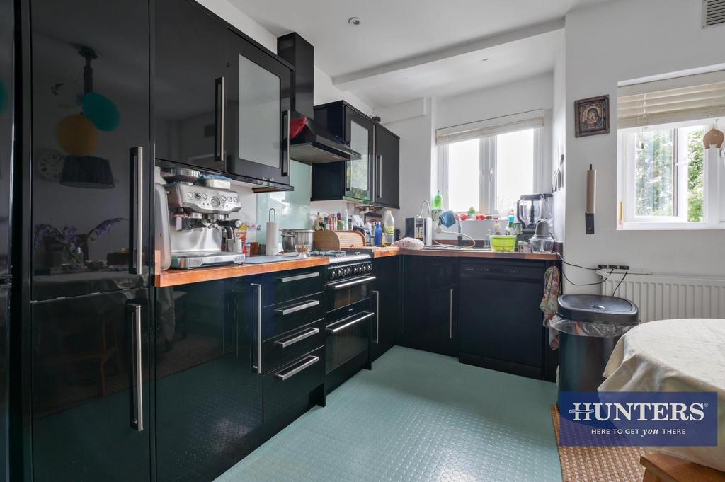 House in Worcester Park - View 5