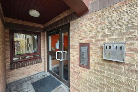 1 bedroom apartment for sale, Parklands Court, Swansea SA2