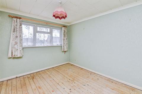 3 bedroom end of terrace house for sale, Boothmead, Chippenham