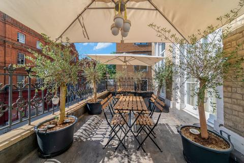 1 bedroom in a house share to rent, 231 Earls Court Road