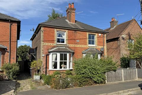2 bedroom semi-detached house for sale, Milford * No Onward Chain*