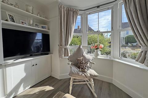 2 bedroom semi-detached house for sale, Milford * No Onward Chain*