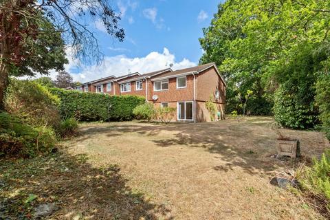 3 bedroom end of terrace house for sale, Devonshire Close, Amersham, Buckinghamshire, HP6 5JG