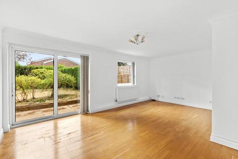 3 bedroom end of terrace house for sale, Devonshire Close, Amersham, Buckinghamshire, HP6 5JG
