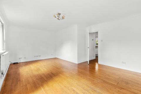 3 bedroom end of terrace house for sale, Devonshire Close, Amersham, Buckinghamshire, HP6 5JG