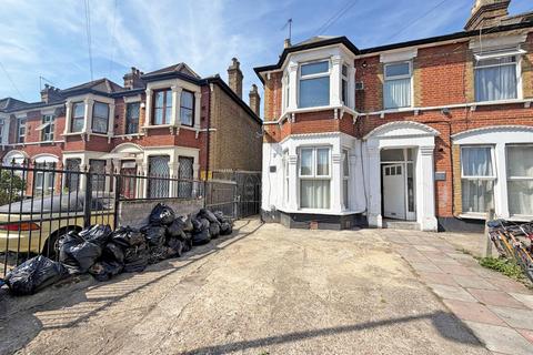 8 Holstock Road, Ilford, IG1