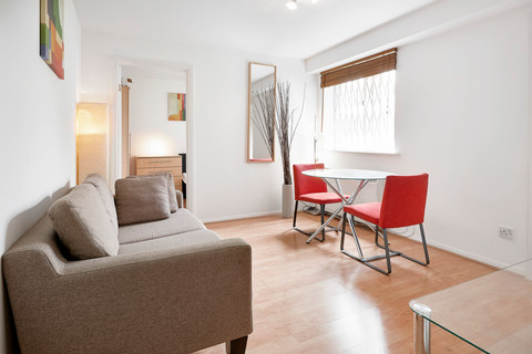 Telegraph Place, London, E14