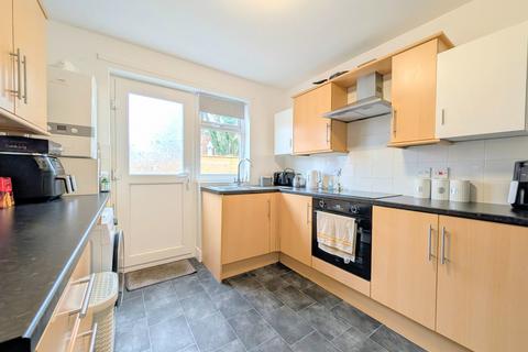 2 bedroom flat to rent, To Let - Warren Court Westcliffe Road Birkdale PR8 - 2 Bed Ground Floor Apt