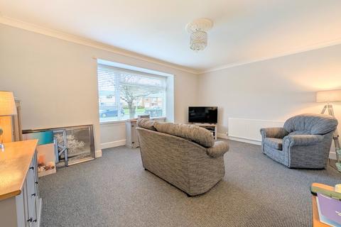 2 bedroom flat to rent, To Let - Warren Court Westcliffe Road Birkdale PR8 - 2 Bed Ground Floor Apt