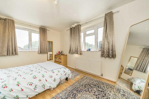 2 bedroom flat for sale, Lower Road, London SE16