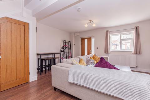 1 bedroom semi-detached house to rent, Chapel Street, Bicester