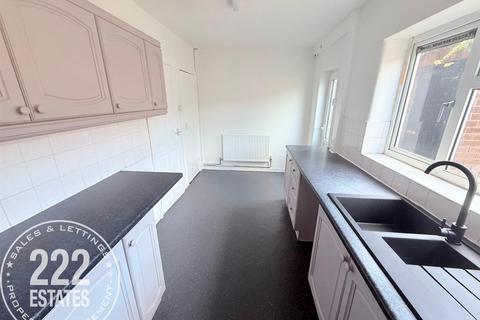 3 bedroom terraced house to rent, Ambleside Crescent, Warrington