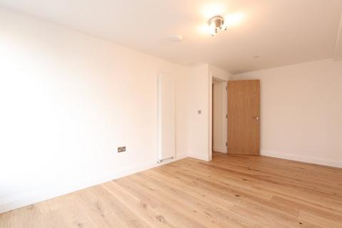 3 bedroom flat for sale, Meridian Point, SE8 3DB