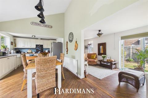 3 bedroom detached bungalow for sale, Grand Avenue, Pakefield