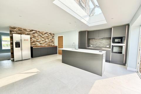 3 bedroom house for sale, Kilmington Way, Christchurch BH23