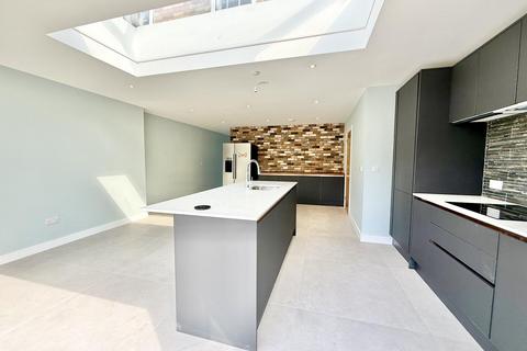 3 bedroom house for sale, Kilmington Way, Christchurch BH23