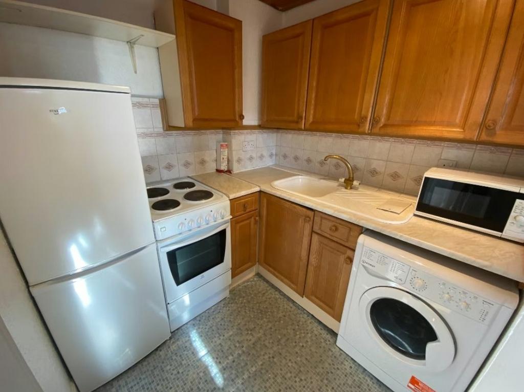 Apartment in Edinburgh, Lauriston, Tollcross - View 2