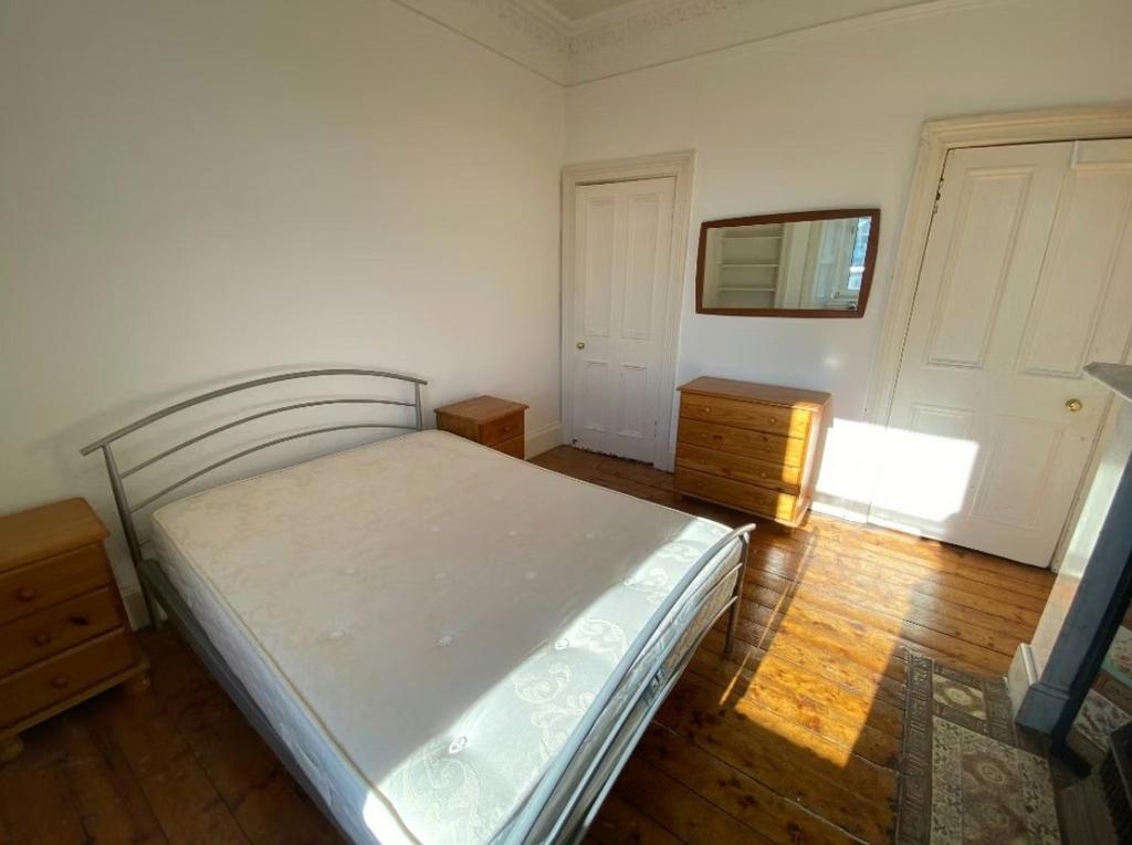 Apartment in Edinburgh, Lauriston, Tollcross - View 3