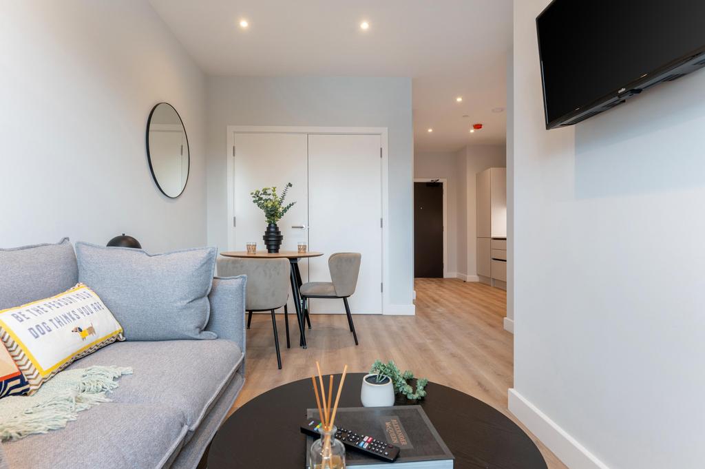 Apartment in Salford - View 4