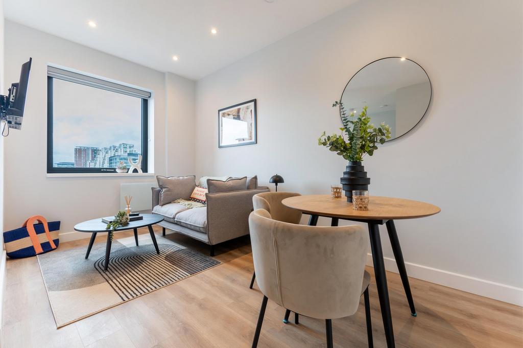 Apartment in Salford - View 5