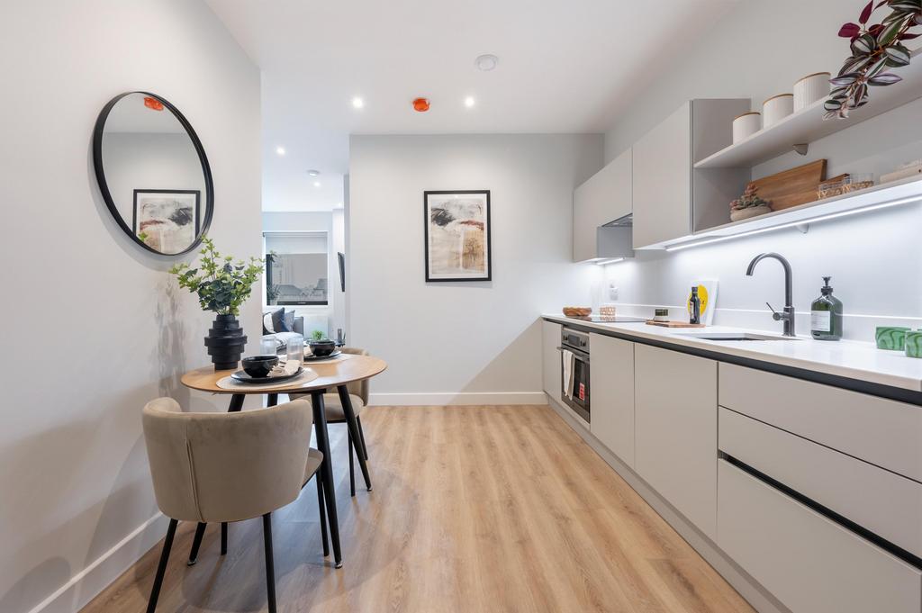 Apartment in Salford - More