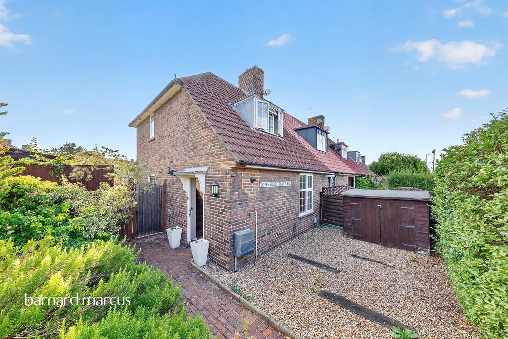 Detached house exterior, garage, garden