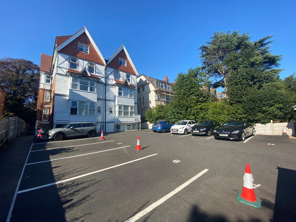 Apartment in Bournemouth - More