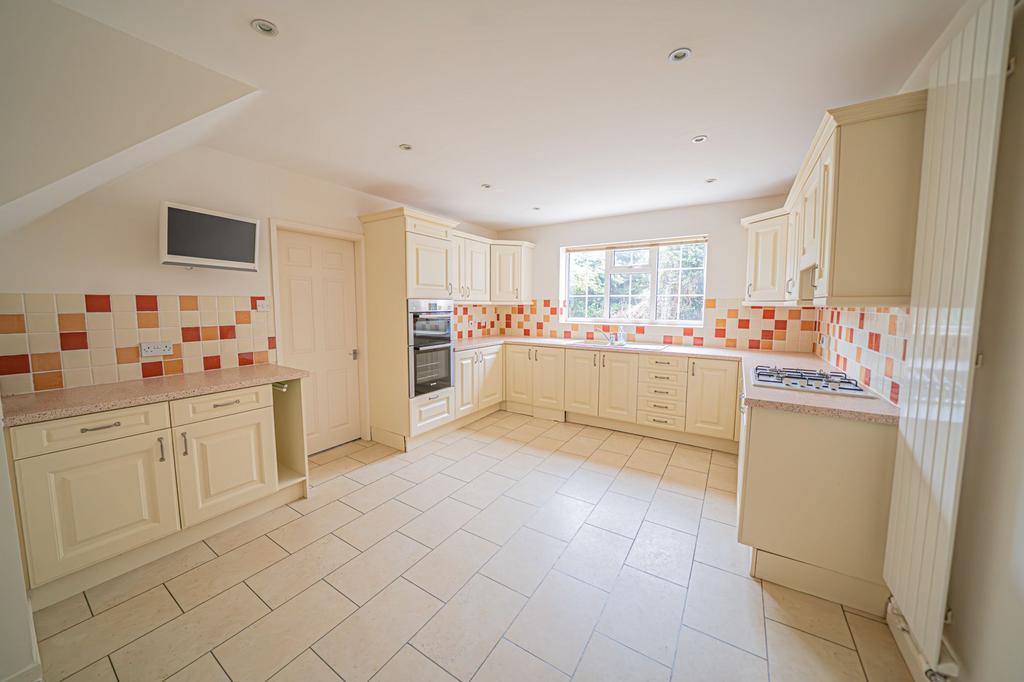 House in Solihull, West Midlands - View 2