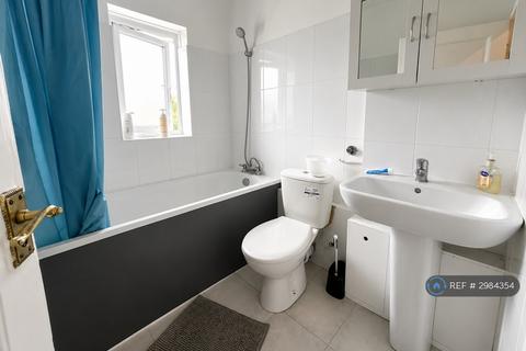 1 bedroom in a house share to rent, Bordergate, Mitcham, CR4