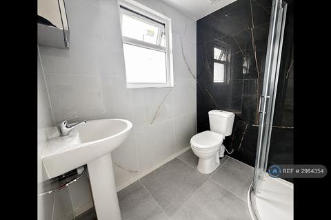 1 bedroom in a house share to rent, Bordergate, Mitcham, CR4