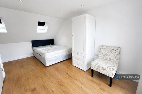 1 bedroom in a house share to rent, Bordergate, Mitcham, CR4
