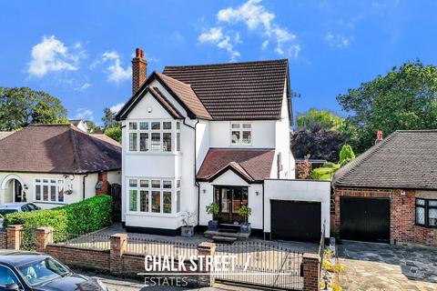 3 bedroom detached house for sale, Wykeham Avenue, Hornchurch, RM11