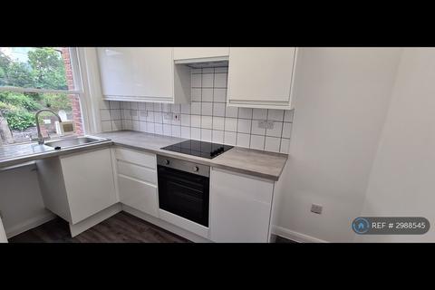 2 bedroom flat to rent, Windmill Street, Gravesend, DA12