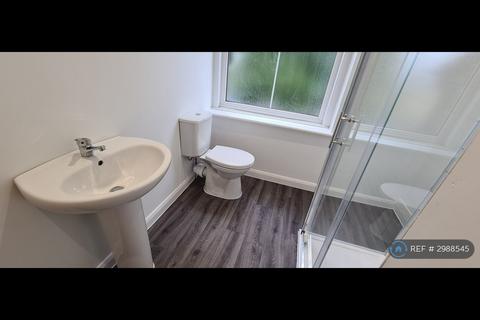 2 bedroom flat to rent, Windmill Street, Gravesend, DA12