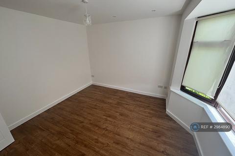 3 bedroom detached house to rent, Great Northern Road, Dunstable, LU5