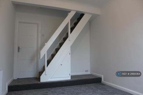 2 bedroom terraced house to rent, Strathmore Avenue, Luton, LU1