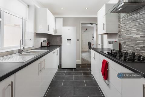 1 bedroom in a house share to rent, Mortimer Road, South Shields, NE33