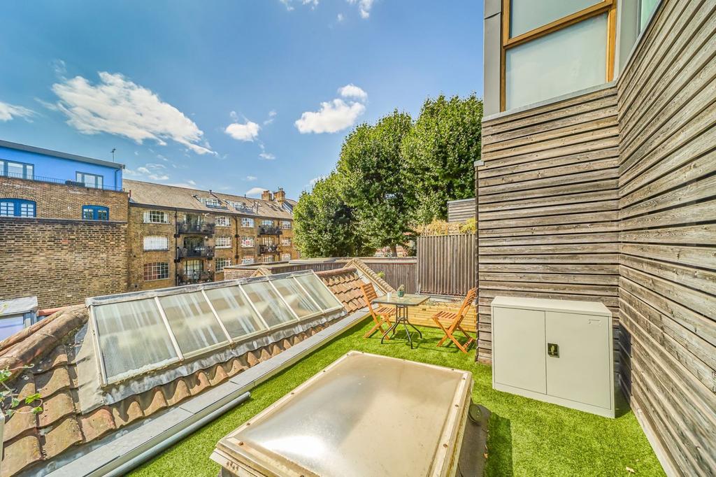 Apartment in London, St Olave's Estate, The Borough - View 4
