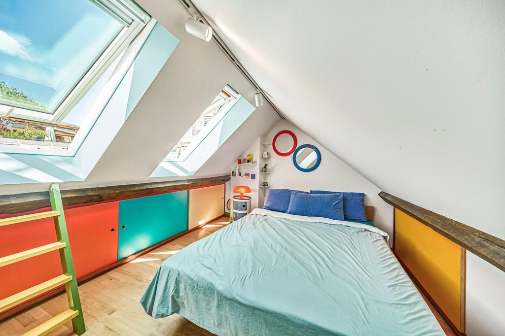 Apartment in London, St Olave's Estate, The Borough - More