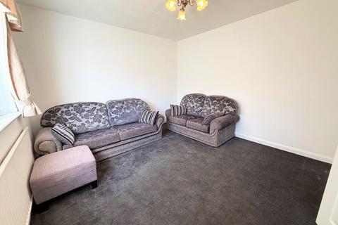 4 bedroom semi-detached house to rent, Mayors Croft, Coventry, CV4