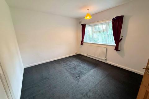 4 bedroom semi-detached house to rent, Mayors Croft, Coventry, CV4