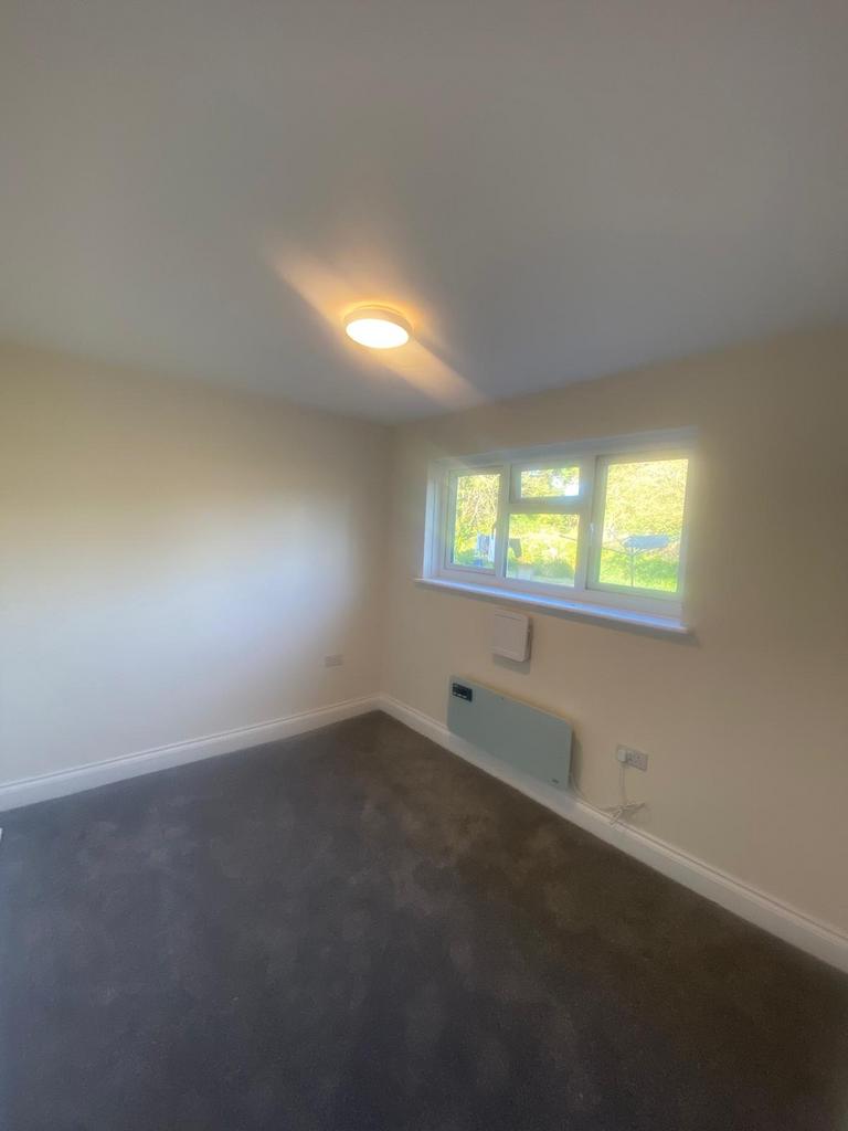 Apartment in London, Harmondsworth - View 3