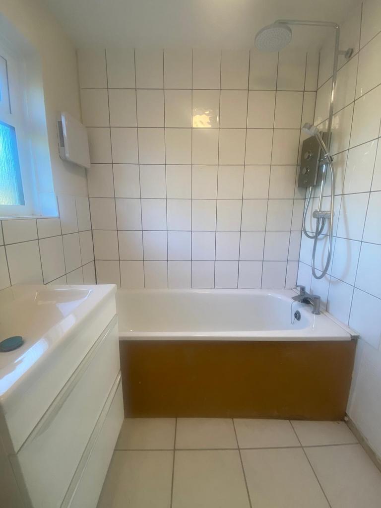 Apartment in London, Harmondsworth - View 5