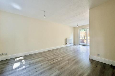2 bedroom end of terrace house for sale, Mccormick Drive, Telford TF1