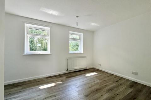 2 bedroom end of terrace house for sale, Mccormick Drive, Telford TF1