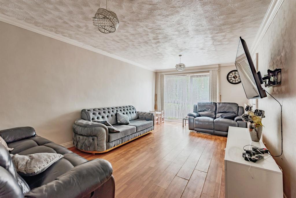 House in Crawley, Broadfield - View 2