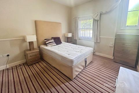 1 bedroom in a house share to rent, Oxford Road, Tilehurst, Reading, RG31